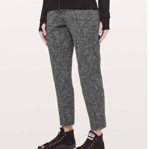 Lululemon On The Fly Pant *28" Feathered Jacquard Black White / Black